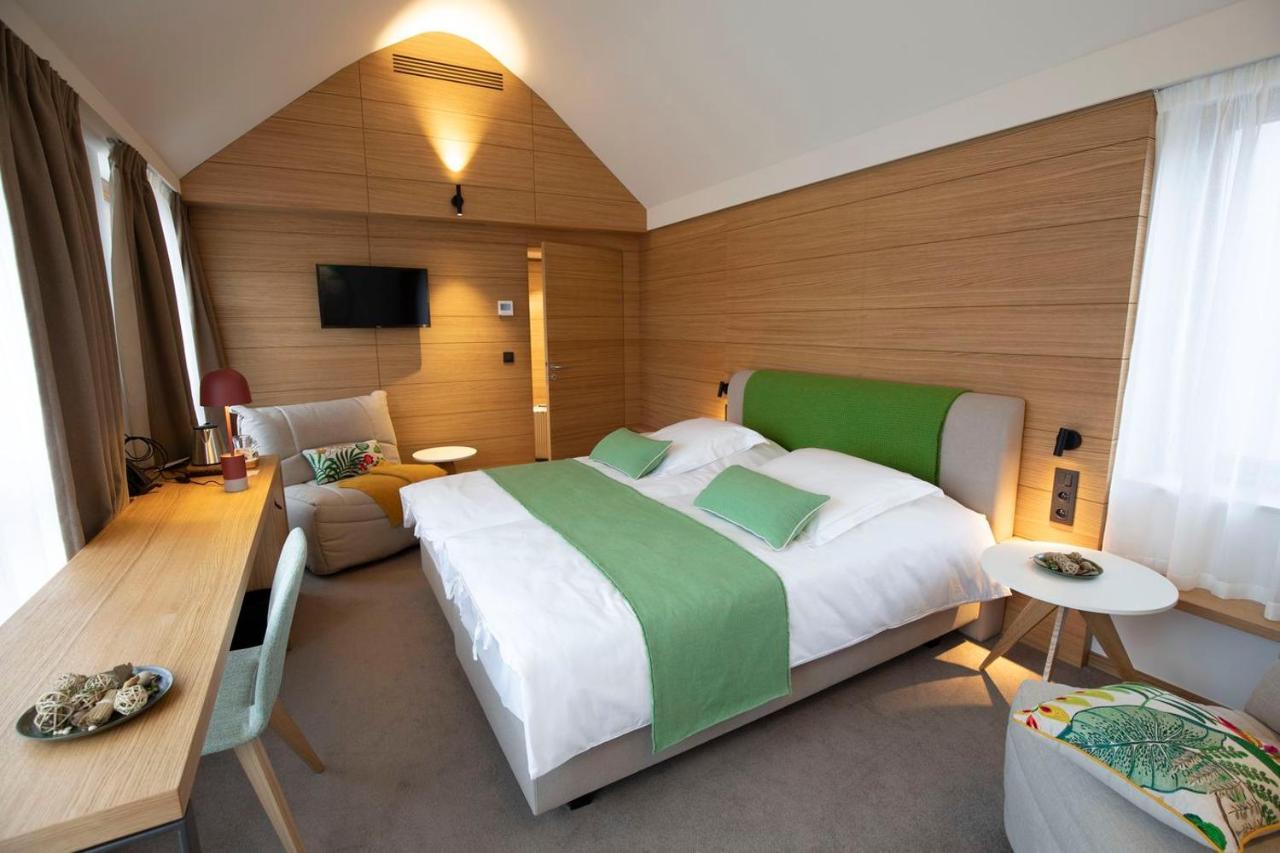 B-Lodge Boutique Hotel Louvain-la-Neuve Esterno foto